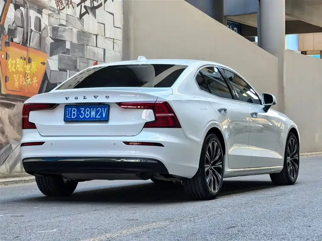Volvo S60 2024 из CN, фото 7