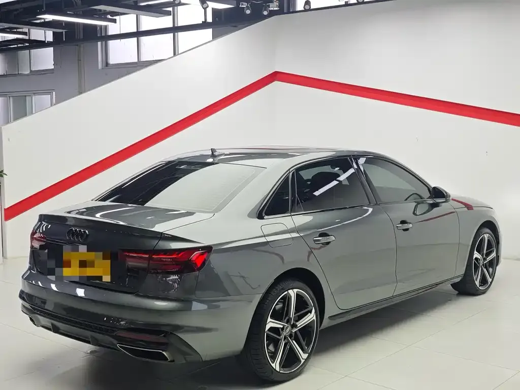 Audi A4L 2023 из CN, фото 3