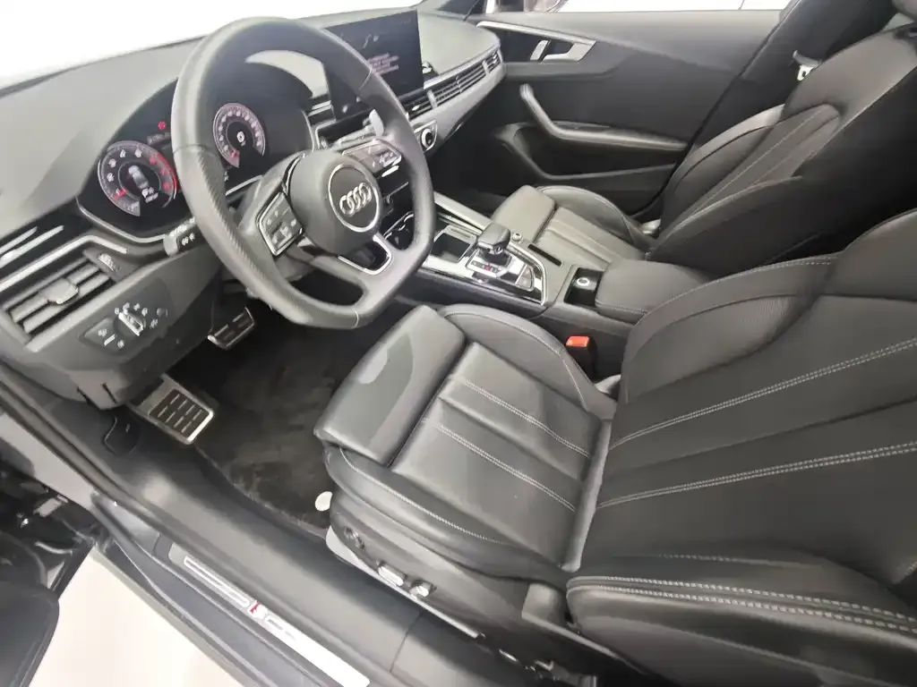 Audi A4L 2023 из CN, фото 8