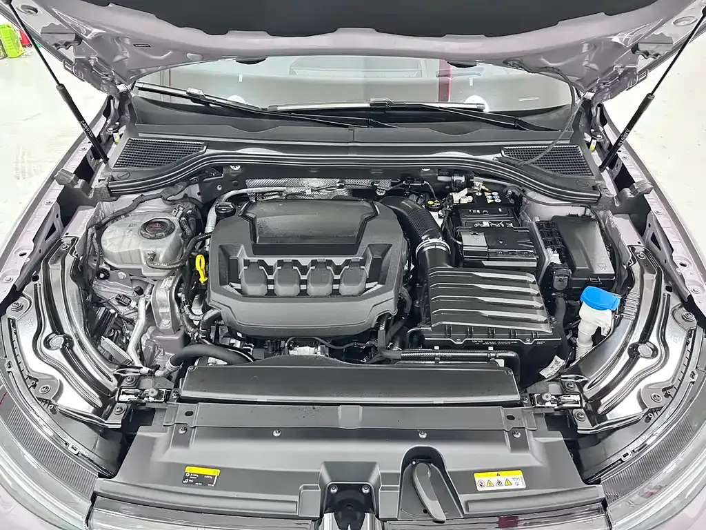 Volkswagen Passat 2024 из CN, фото 10