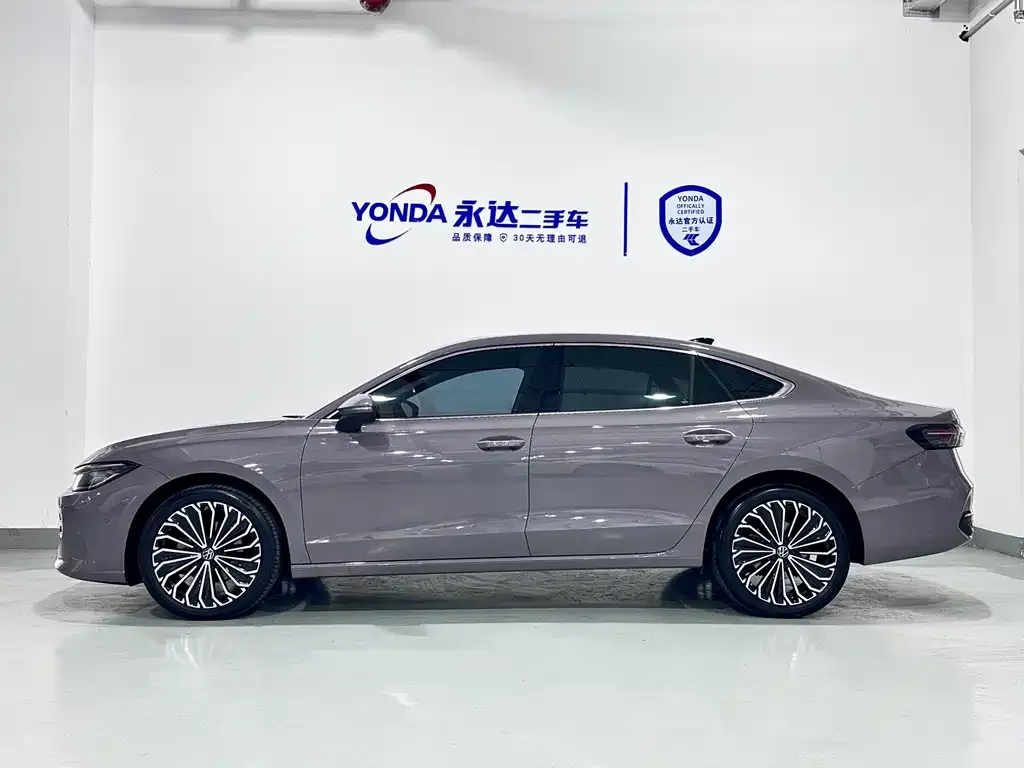 Volkswagen Passat 2024 из CN, фото 7
