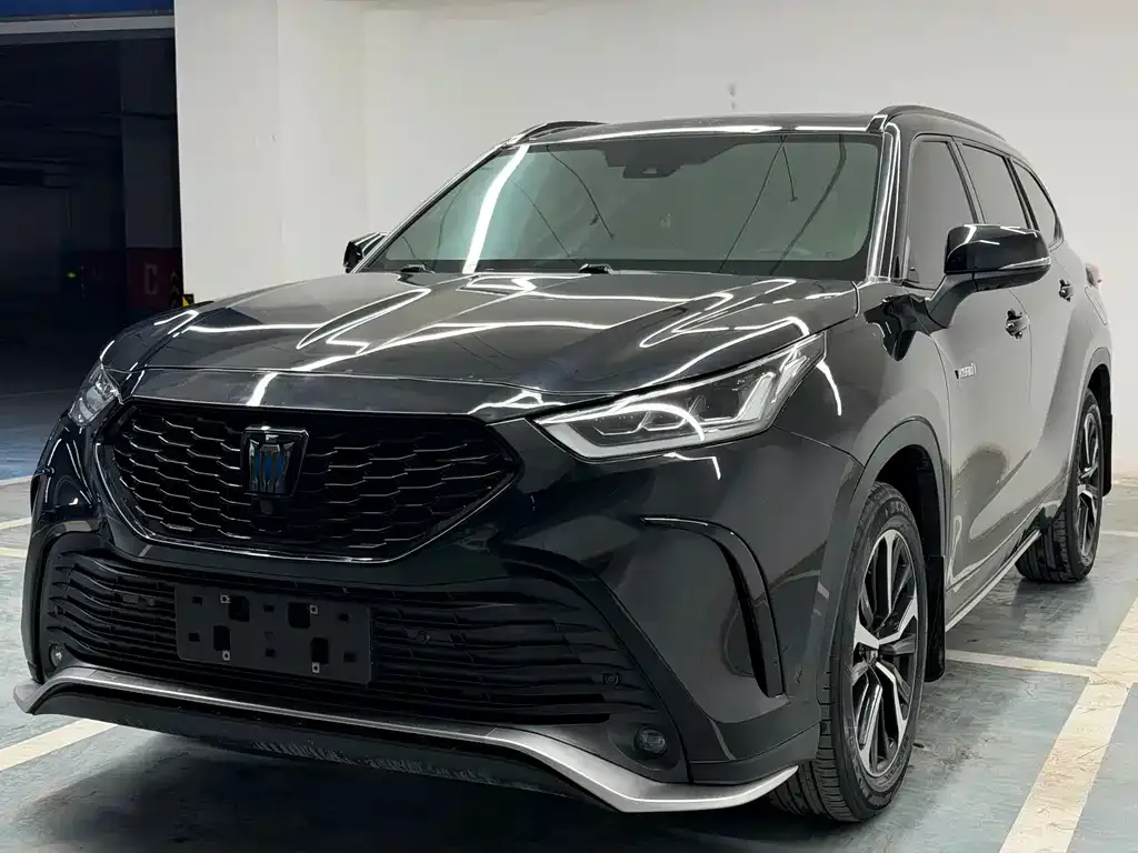 Toyota Crown Kluger 2023 из CN, фото 1