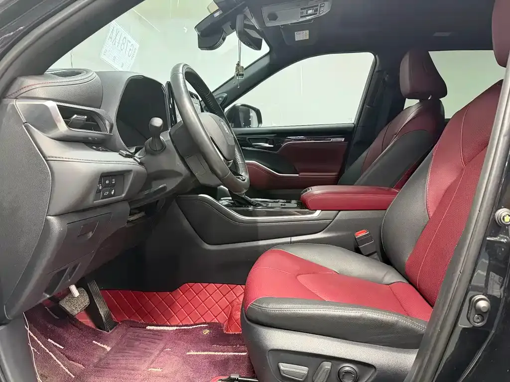 Toyota Crown Kluger 2023 из CN, фото 4