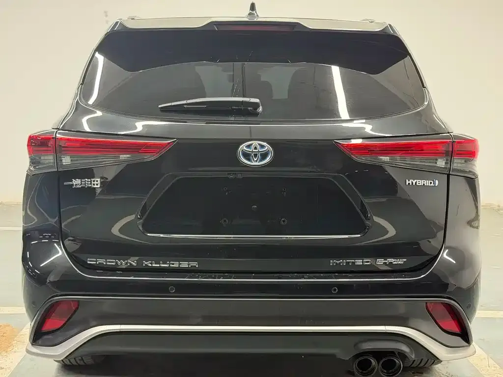 Toyota Crown Kluger 2023 из CN, фото 3