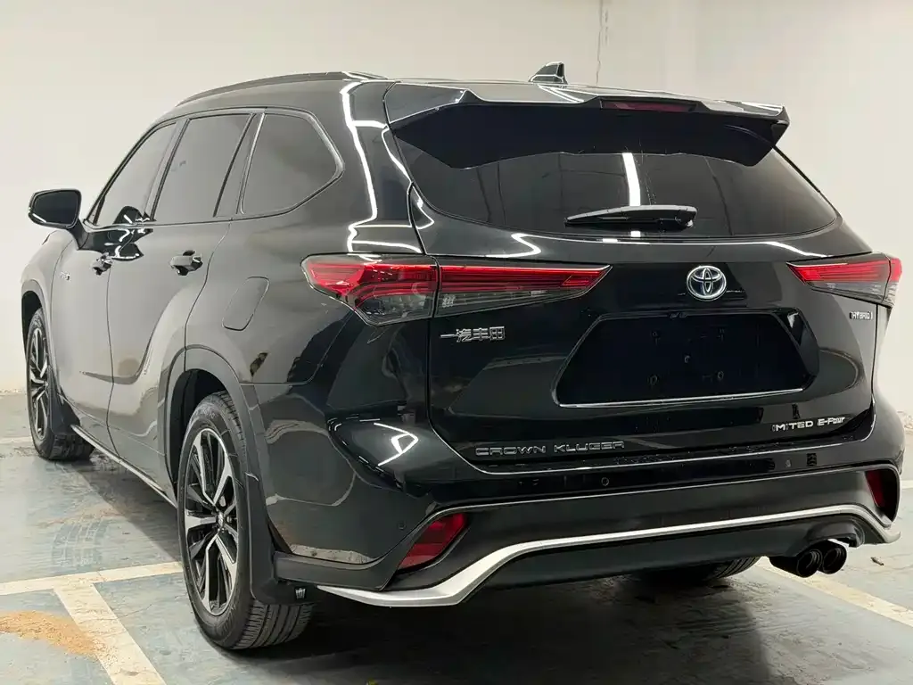 Toyota Crown Kluger 2023 из CN, фото 8