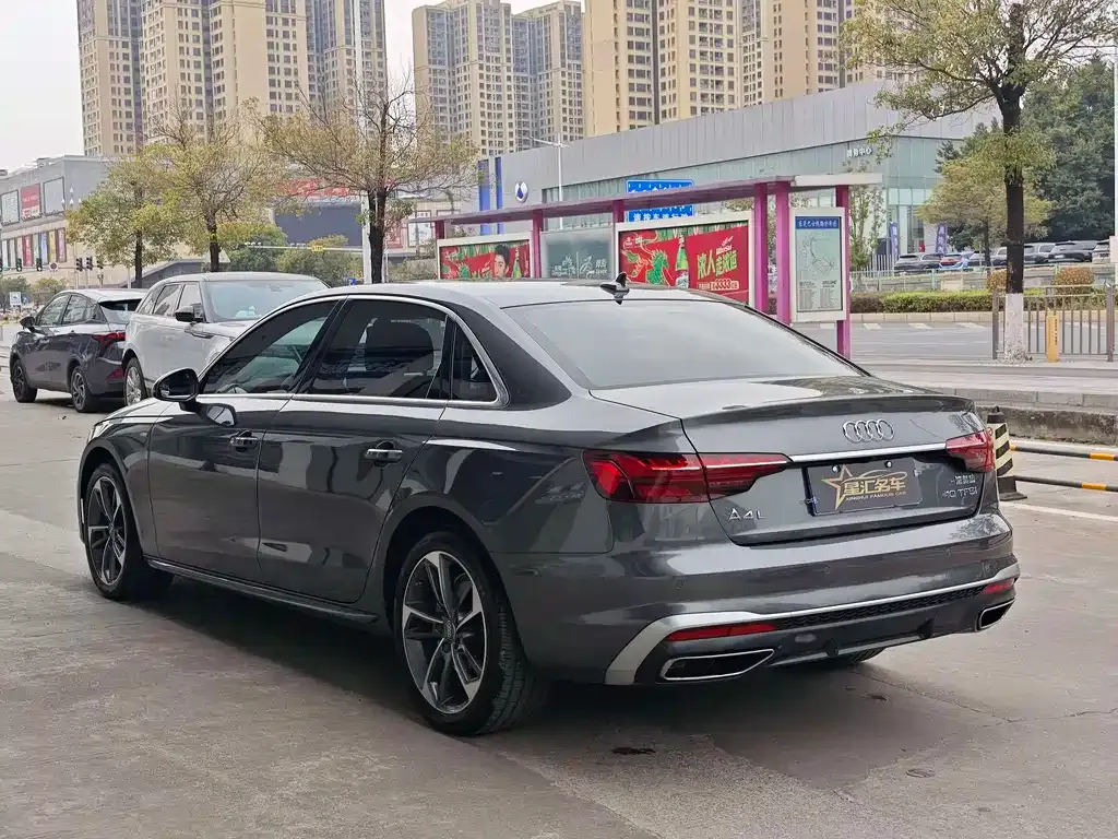 Audi A4L 2021 из CN, фото 4