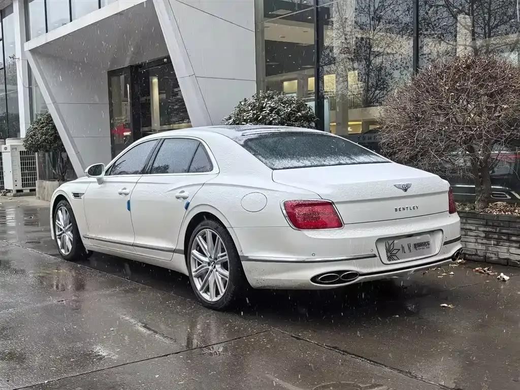 Bentley Flying Spur PHEV 2024 из CN, фото 8