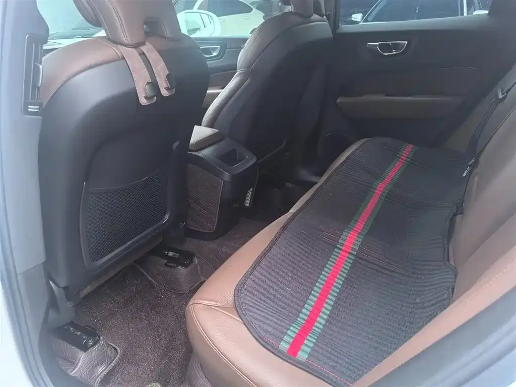 Volvo XC60 2022 из CN, фото 6
