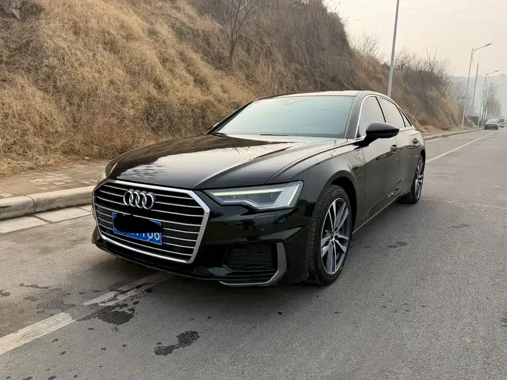 Audi A6L — фото 1