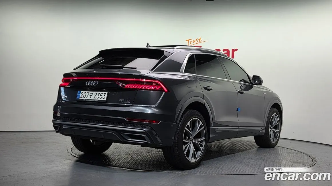 Audi Q8 2021 из KR, фото 2