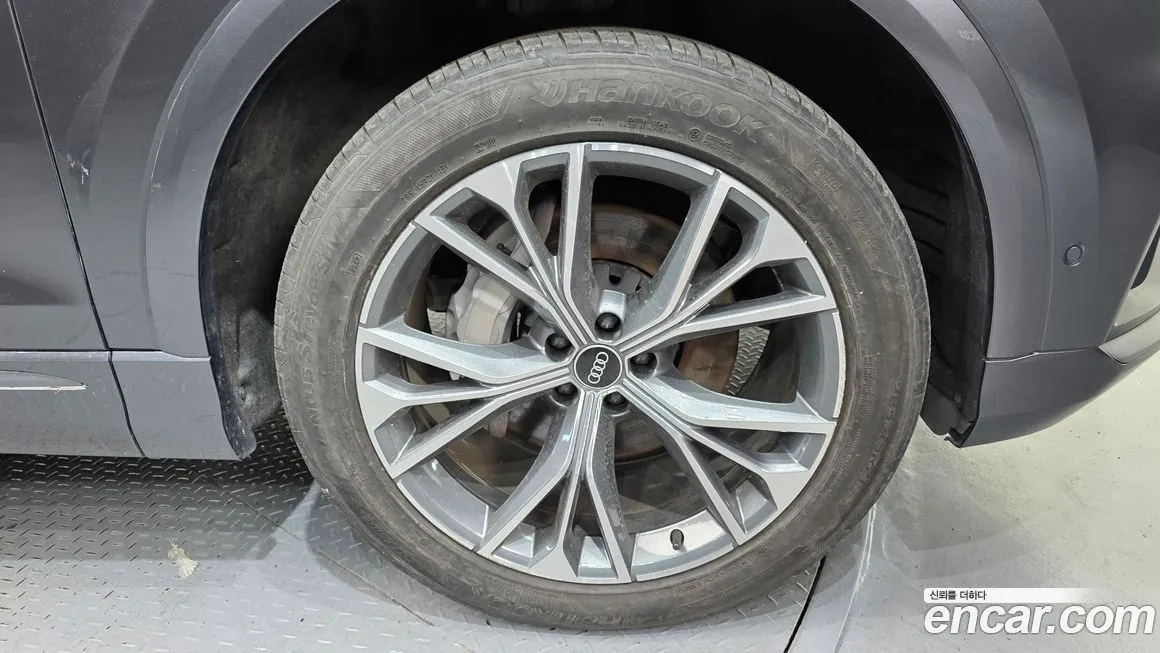 Audi Q8 2021 из KR, фото 10
