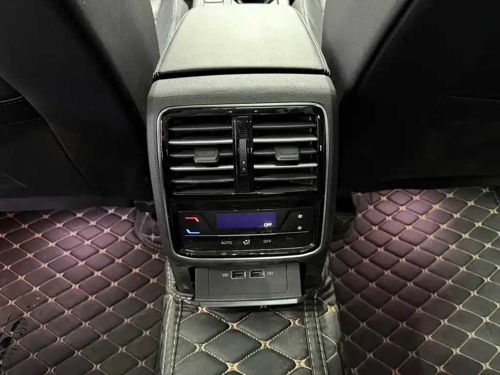 Volkswagen CC 2025 из CN, фото 5