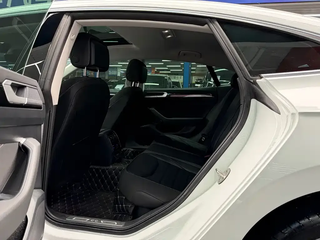 Volkswagen CC 2025 из CN, фото 2