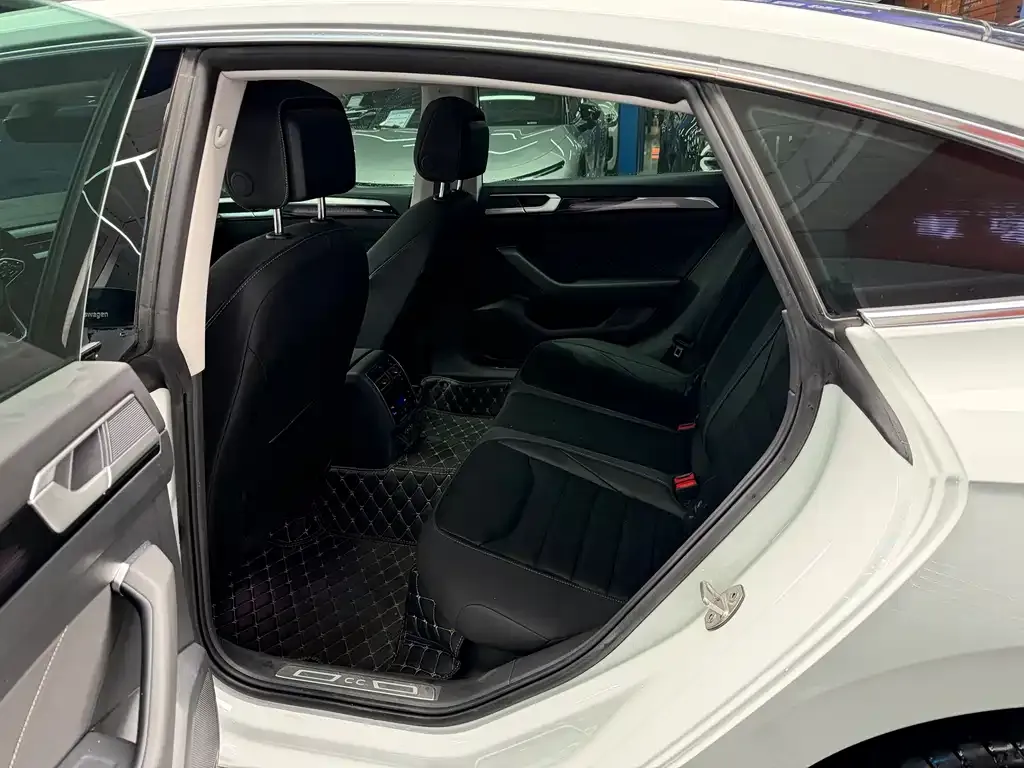 Volkswagen CC 2025 из CN, фото 4
