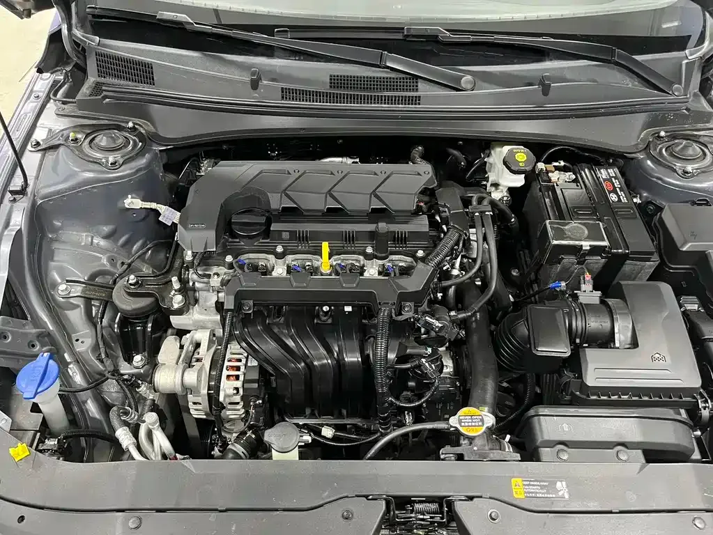 Hyundai Elantra 2023 из CN, фото 10