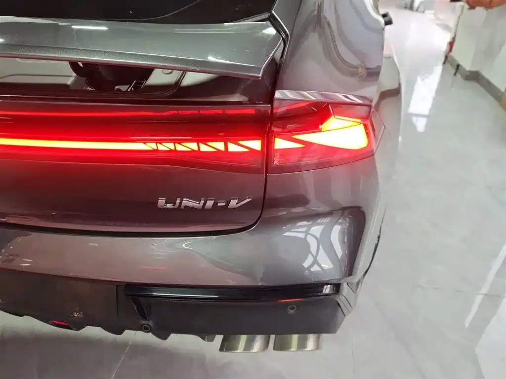 Changan UNI-V 2023 из CN, фото 6
