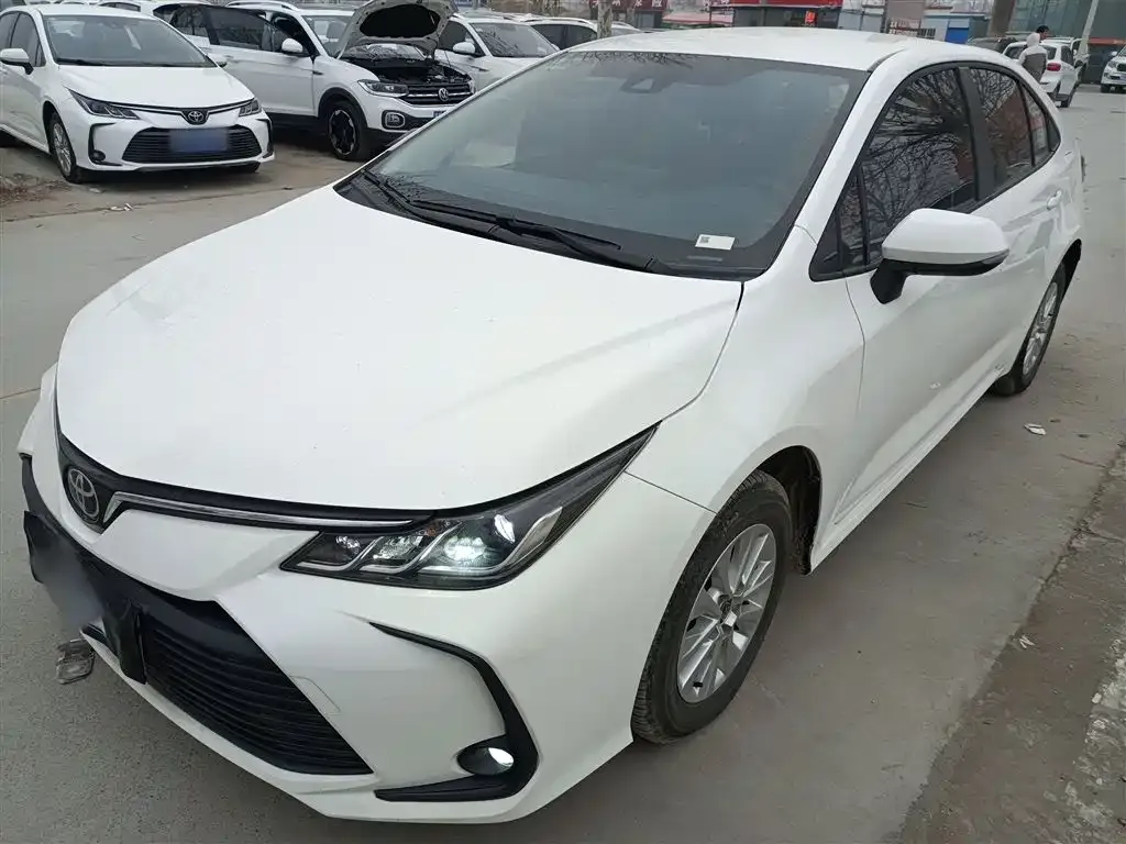 Toyota Corolla — фото 1