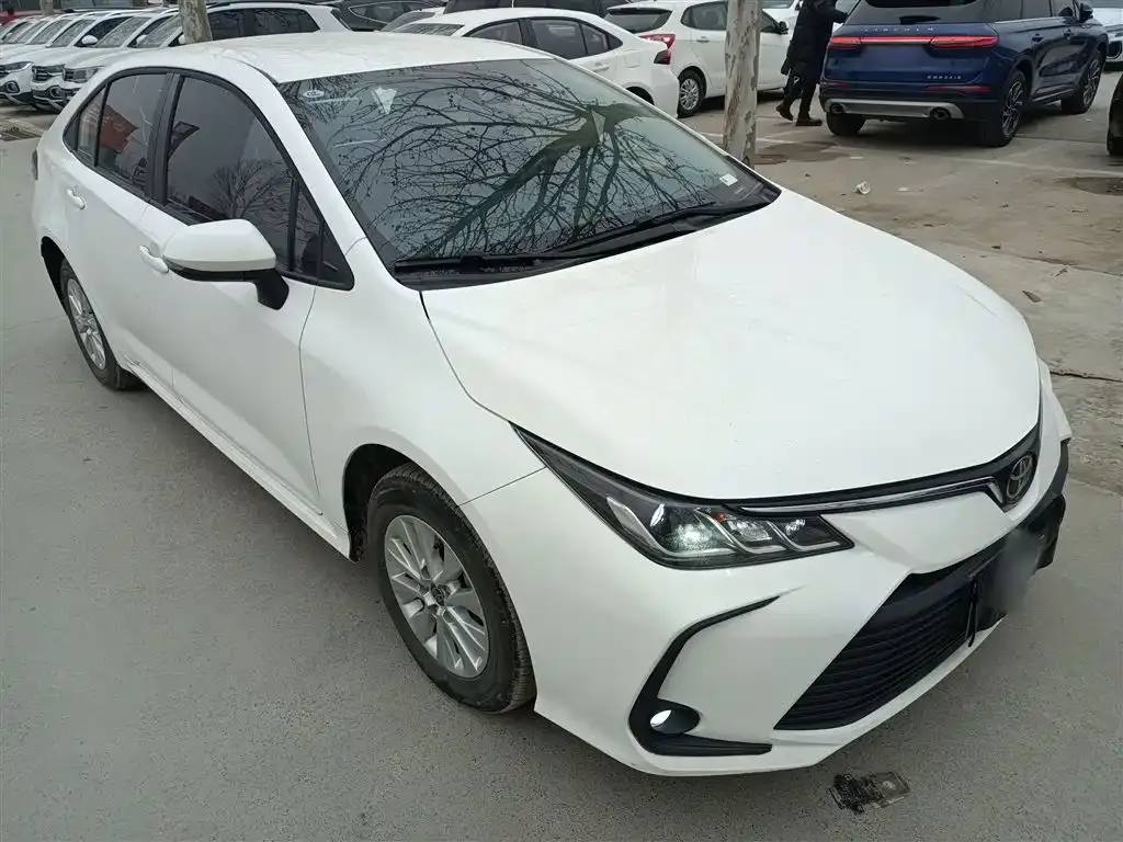 Toyota Corolla — фото 10