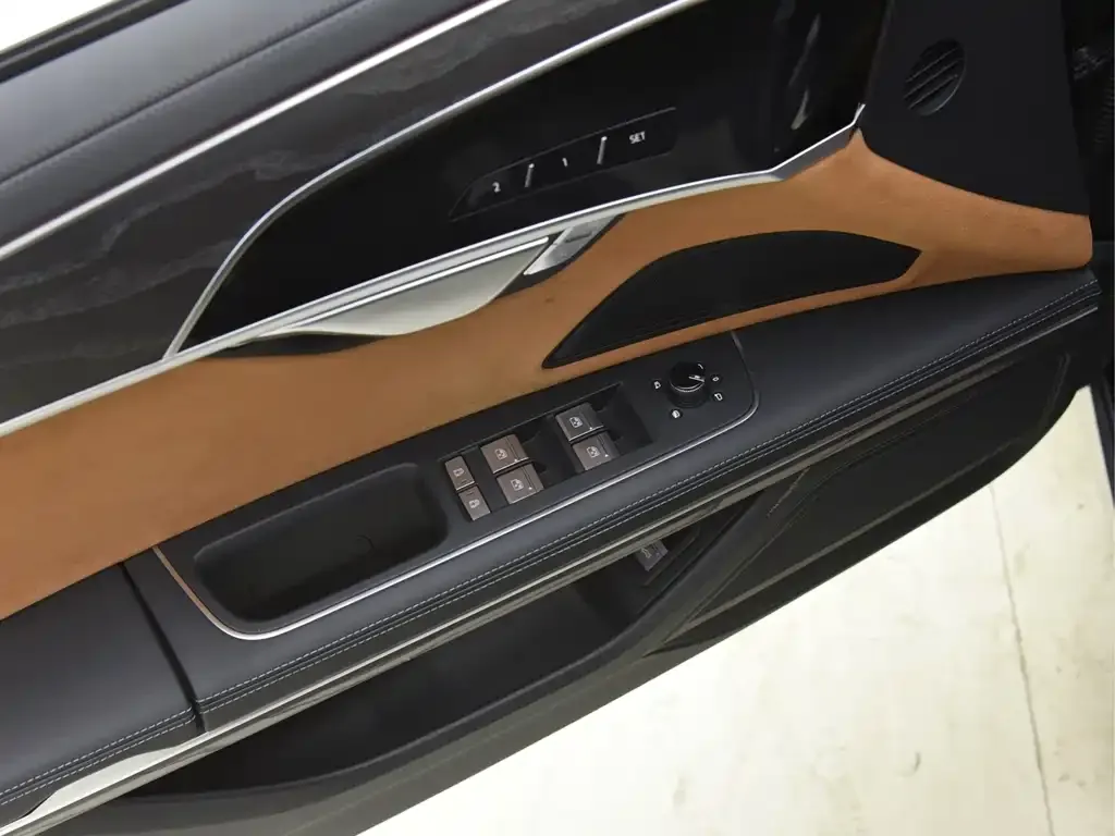Audi A8 2024 из CN, фото 5