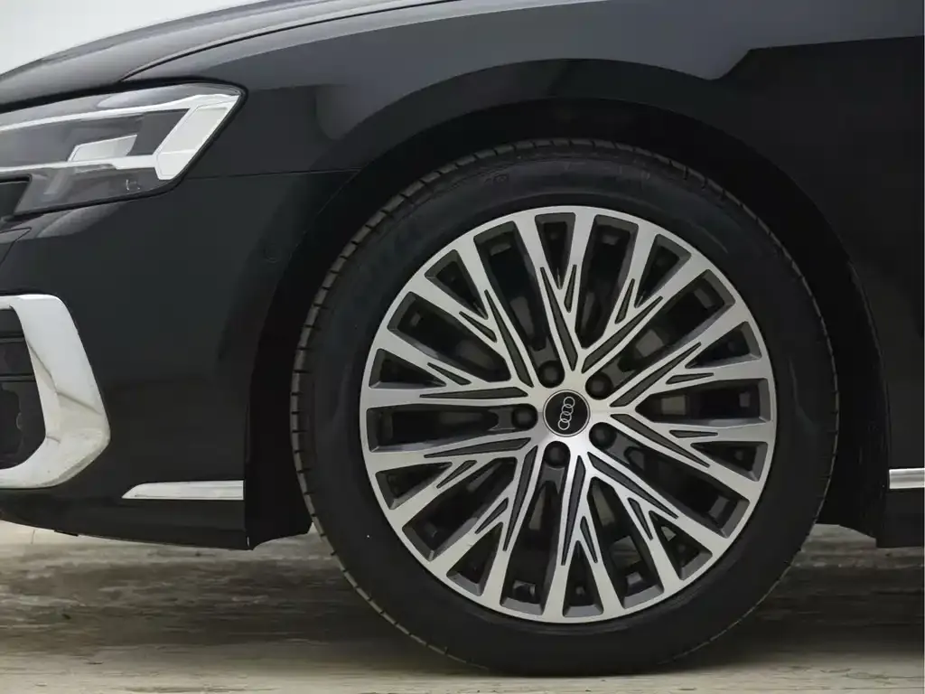 Audi A8 2024 из CN, фото 9