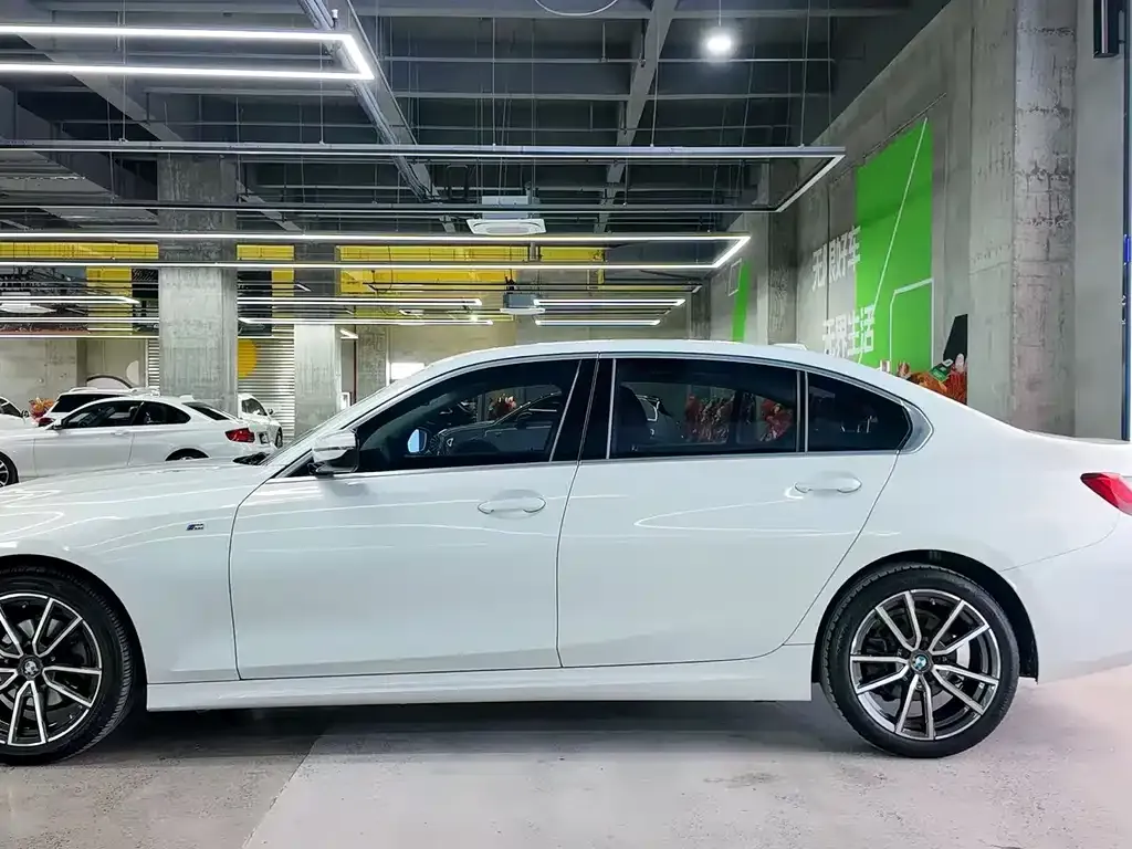 BMW 3 Series 2024 из CN, фото 9