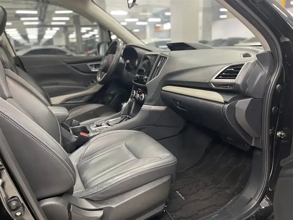 Subaru Forester 2023 из CN, фото 3