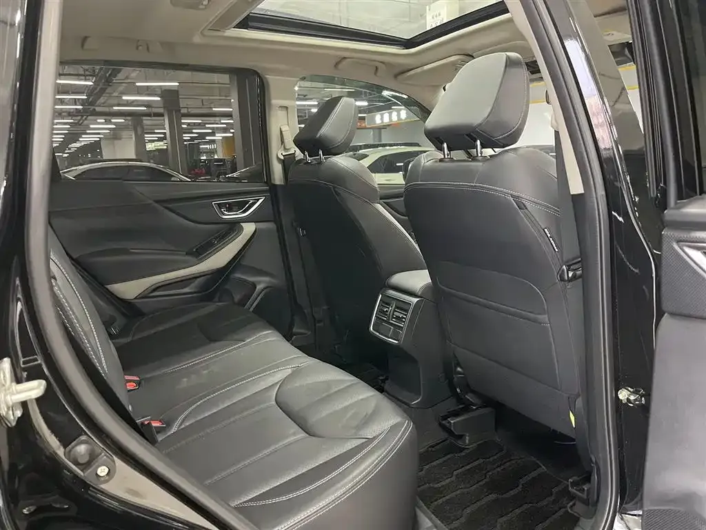 Subaru Forester 2023 из CN, фото 5