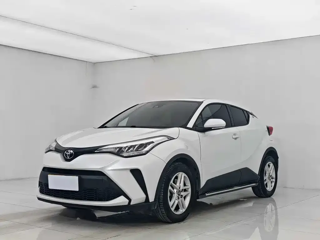 Toyota C-HR — фото 1