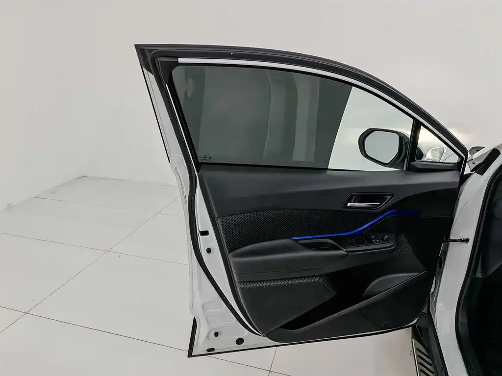 Toyota C-HR — фото 4