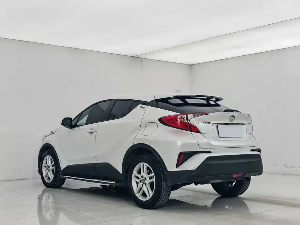 Toyota C-HR — фото 7