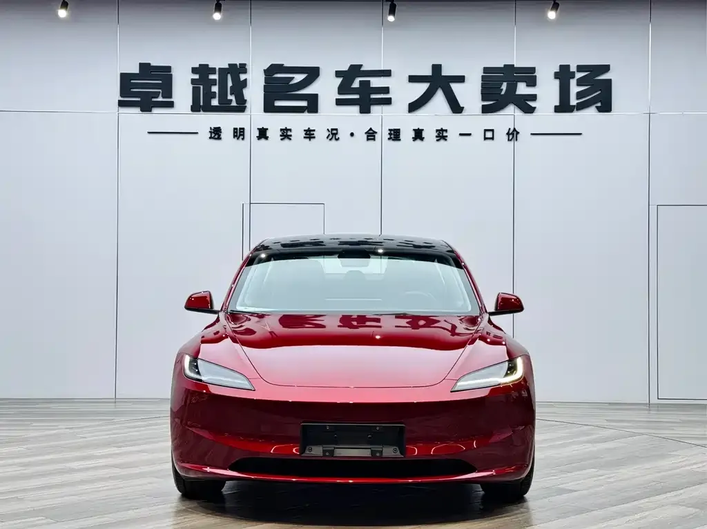 Tesla Model 3 — фото 10
