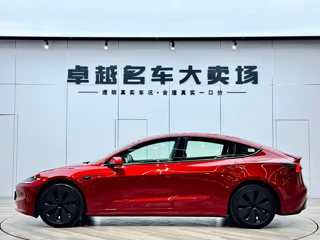 Tesla Model 3 — фото 4