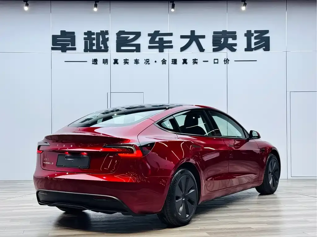 Tesla Model 3 — фото 5
