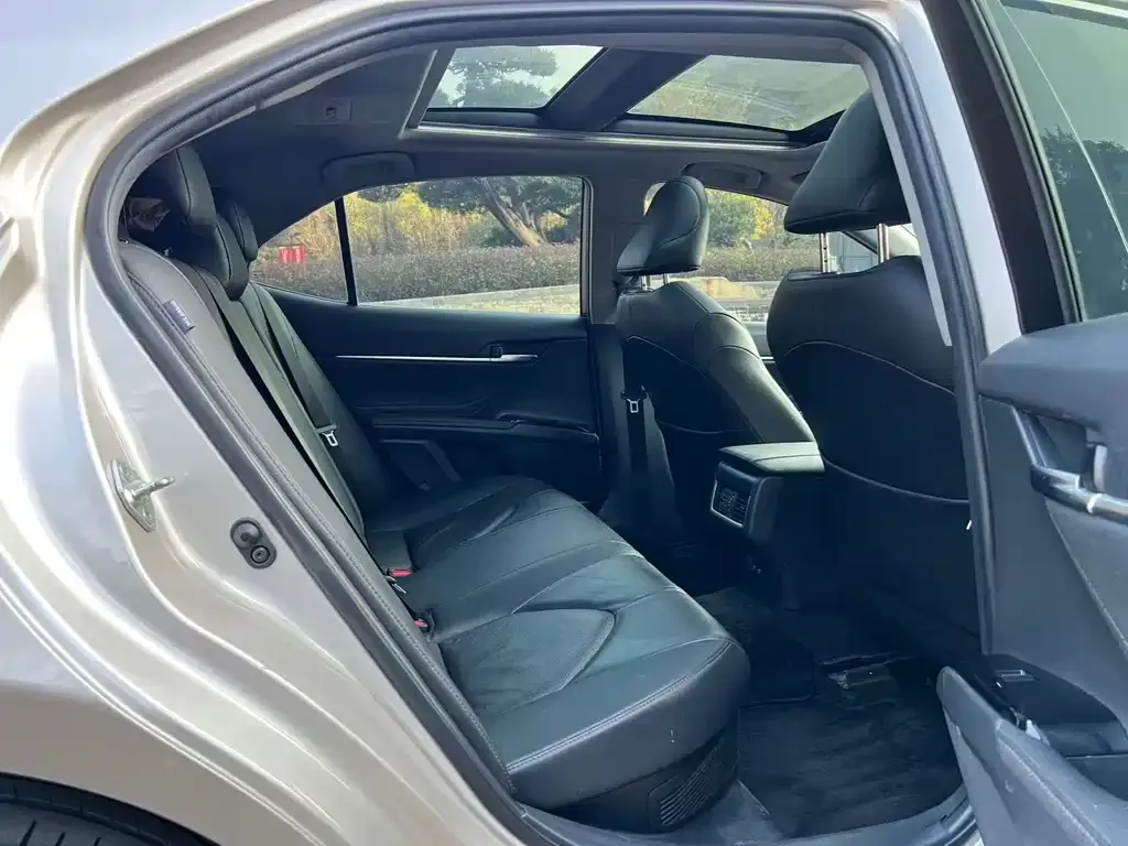 Toyota Camry 2022 из CN, фото 9