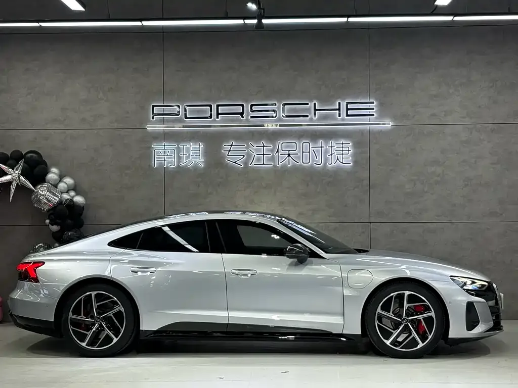 Audi RS e-tron GT 2024 из CN, фото 2