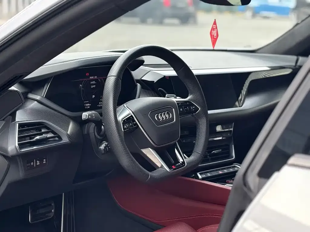 Audi RS e-tron GT 2024 из CN, фото 3