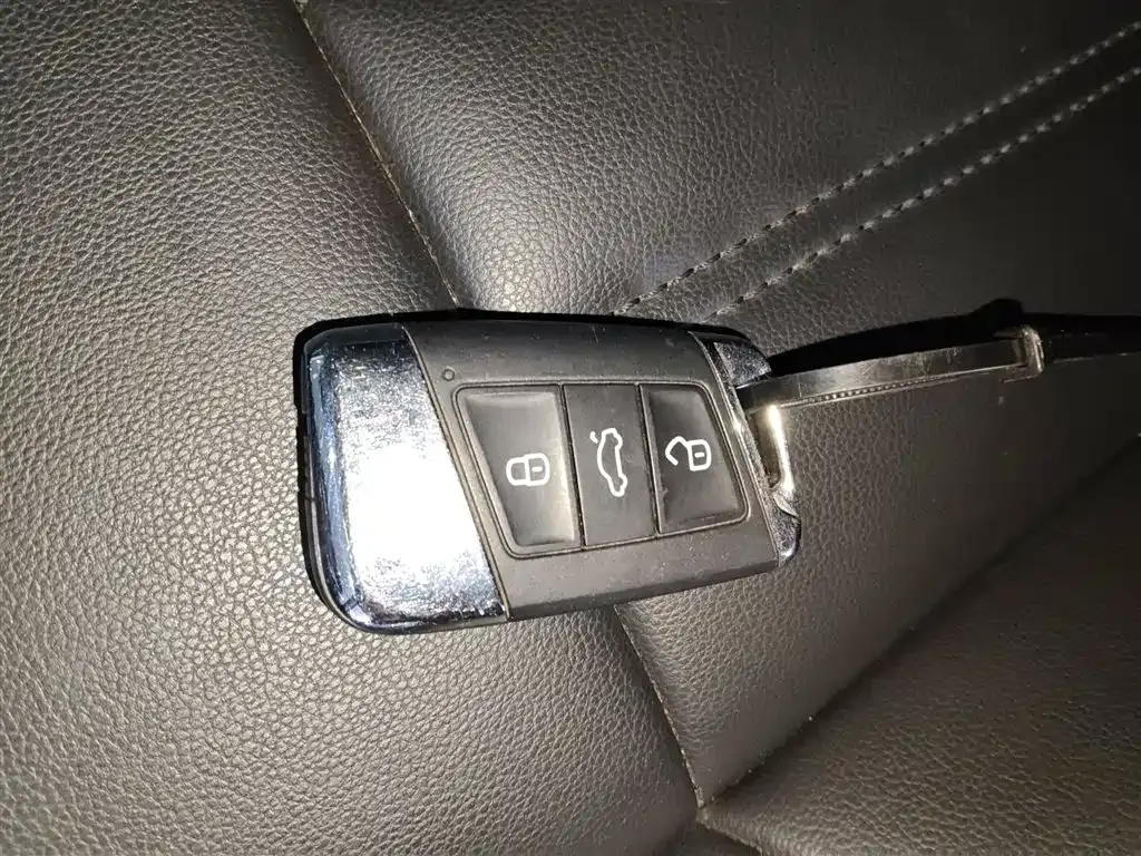 Volkswagen Passat 2021 из CN, фото 8
