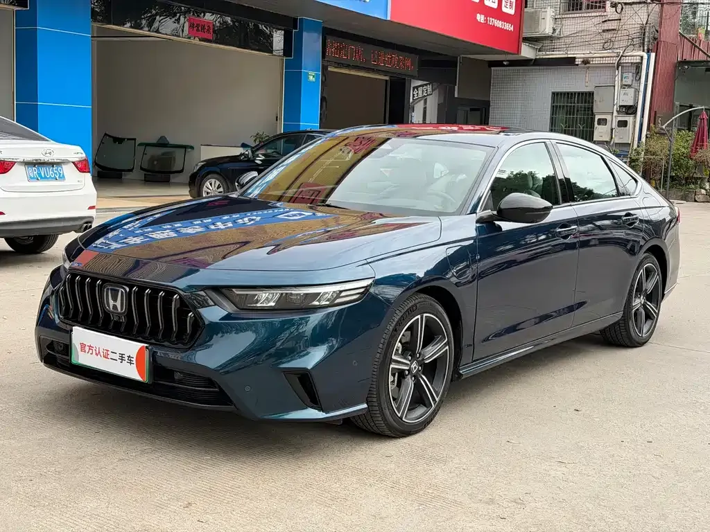 Honda Inspire PHEV 2023 из CN, фото 1