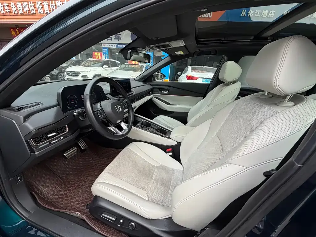 Honda Inspire PHEV 2023 из CN, фото 2
