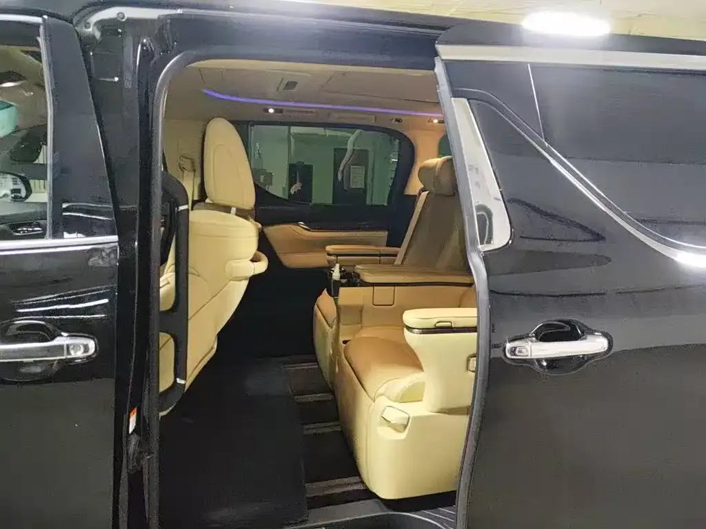 Toyota Vellfire 2023 из CN, фото 4