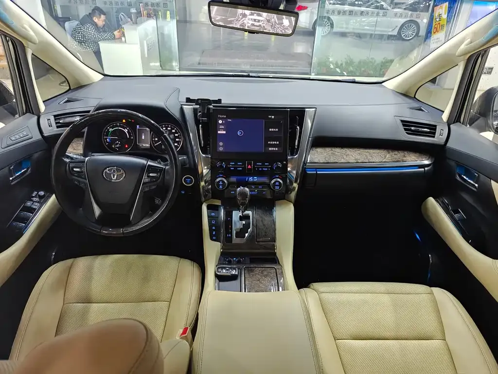 Toyota Vellfire 2023 из CN, фото 8