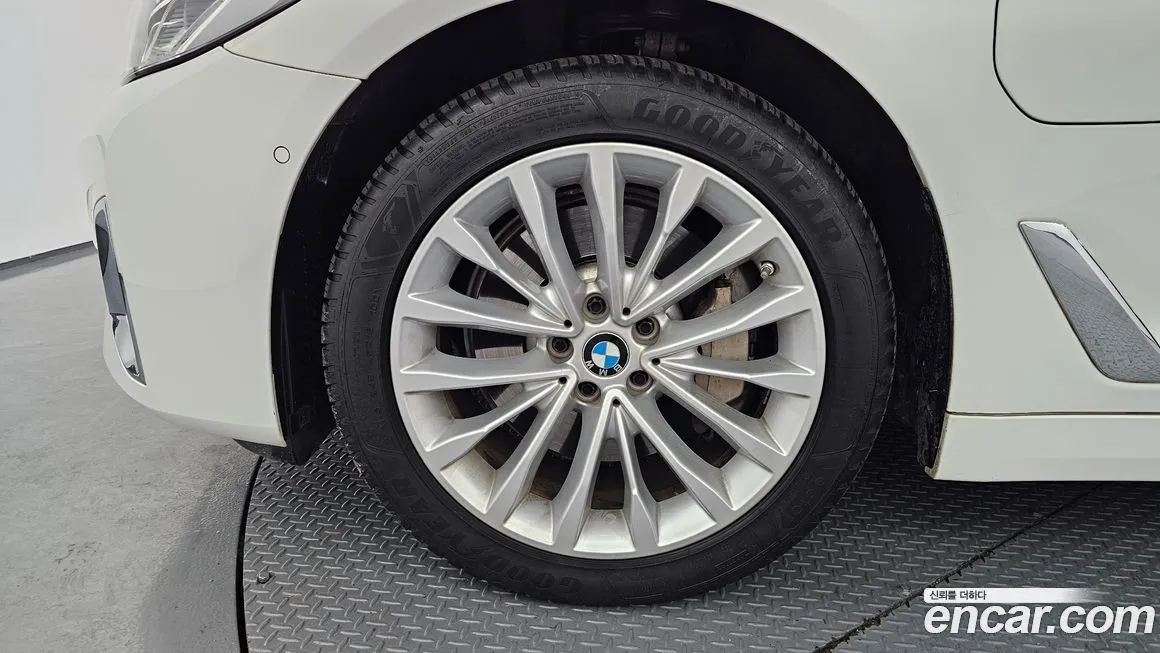 BMW 5-Series 2021 из KR, фото 3