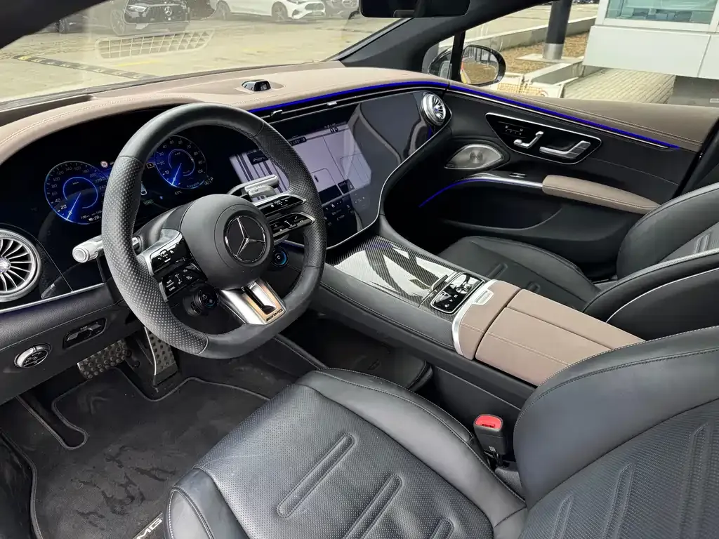 Mercedes-Benz EQS AMG — фото 6