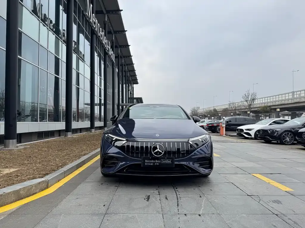 Mercedes-Benz EQS AMG — фото 5
