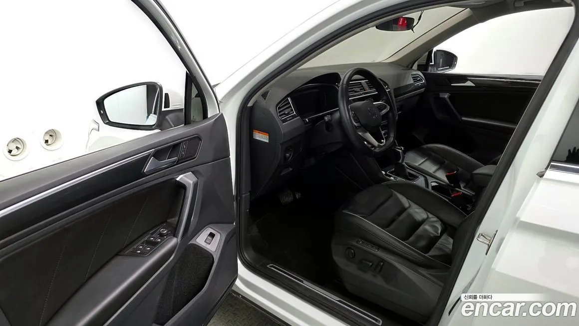 Volkswagen Tiguan 2021 из KR, фото 3