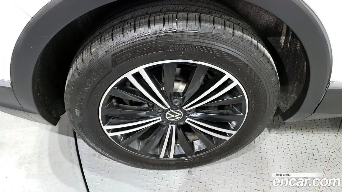 Volkswagen Tiguan 2021 из KR, фото 10