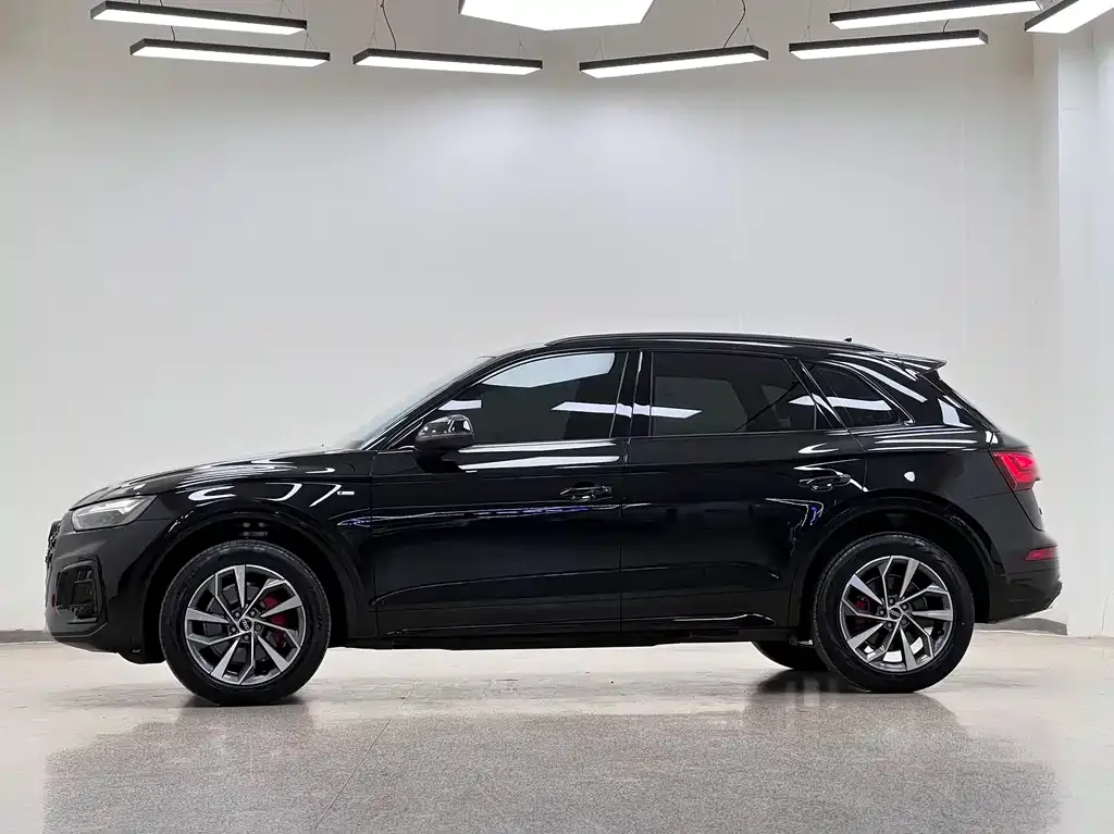 Audi Q5L 2024 из CN, фото 2