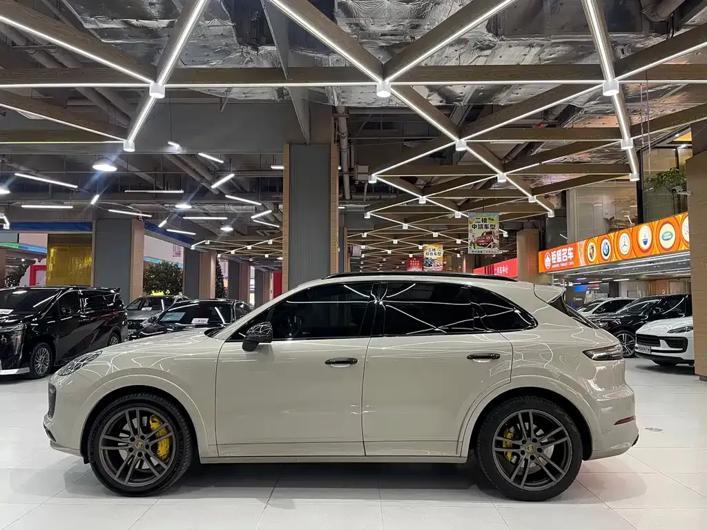 Porsche Cayenne — фото 6