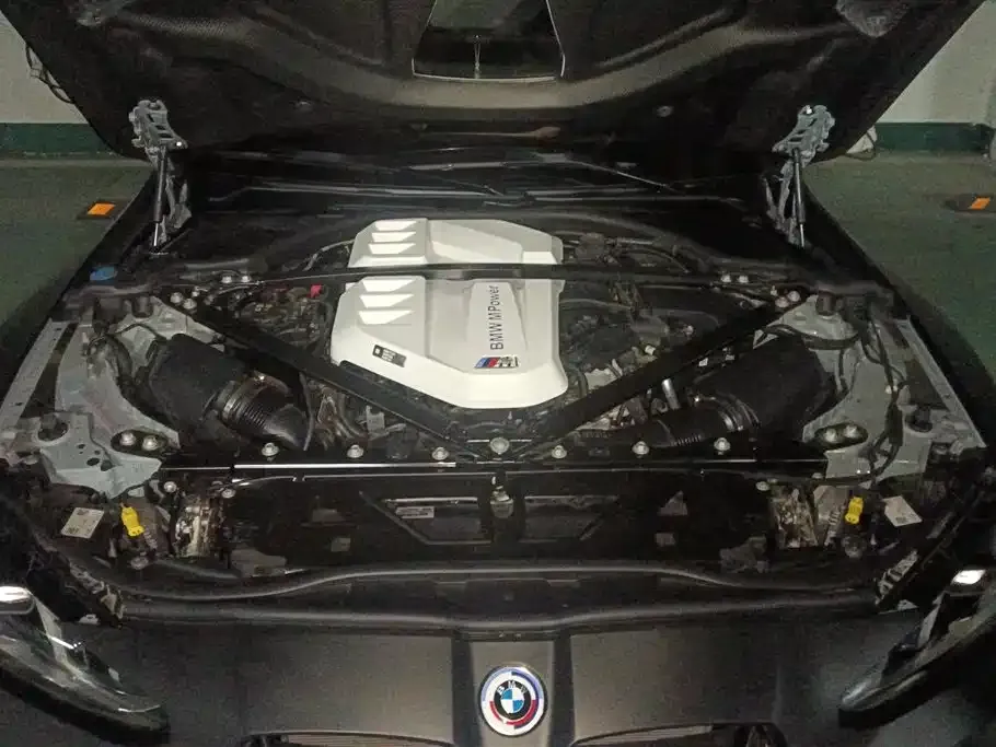 BMW M4 — фото 10