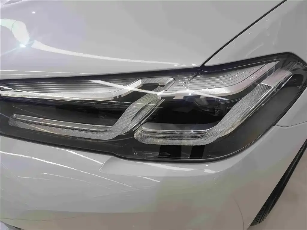 BMW 5 Series 2022 из CN, фото 8